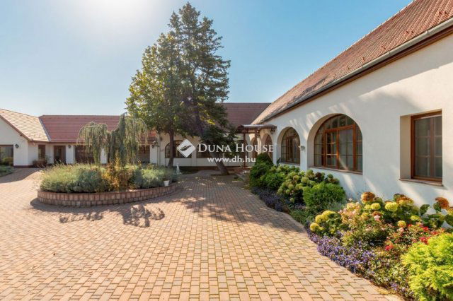 Eladó családi ház, Ráckevén 425 M Ft, 4 szobás