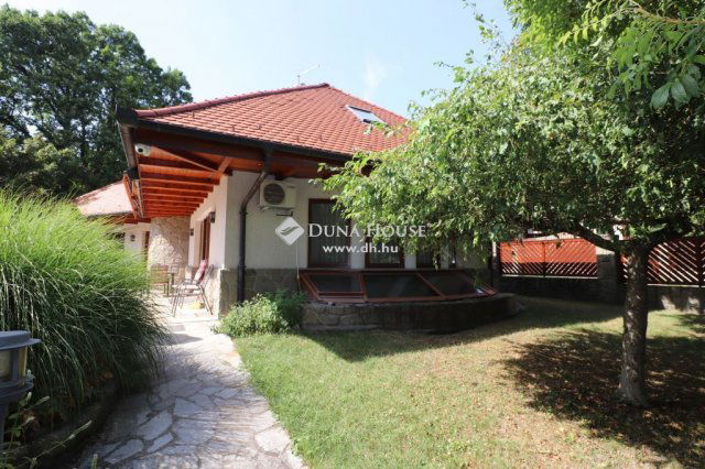 Eladó családi ház, Leányfaluban 250 M Ft, 5 szobás