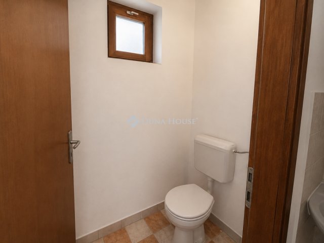 Eladó családi ház, Kalocsán 38 M Ft, 2 szobás