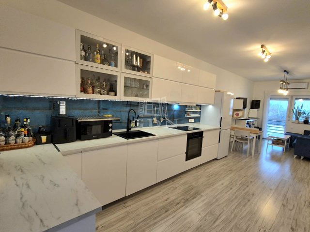 Eladó téglalakás, Érden 57.9 M Ft, 1+1 szobás