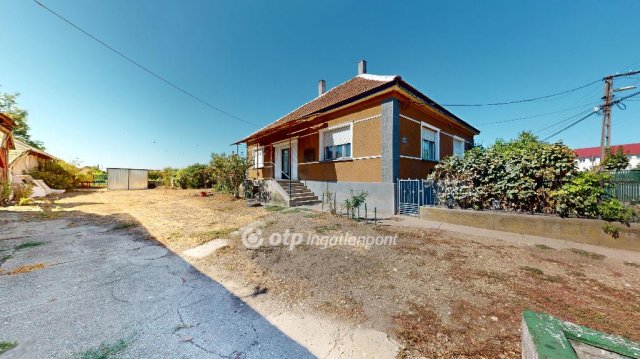 Eladó családi ház, Taktaharkányon 14.99 M Ft, 3 szobás