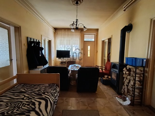 Eladó családi ház, Törtelen 34 M Ft, 3 szobás