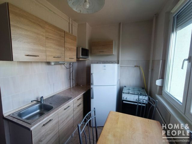 Kiadó téglalakás, albérlet, Szegeden 160 E Ft / hó, 2 szobás