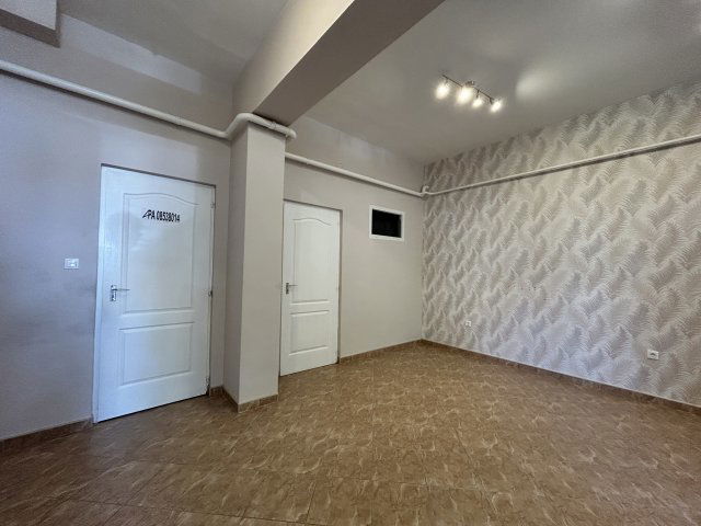 Eladó üzlethelyiség, Lajosmizsén 26.9 M Ft, 2 szobás