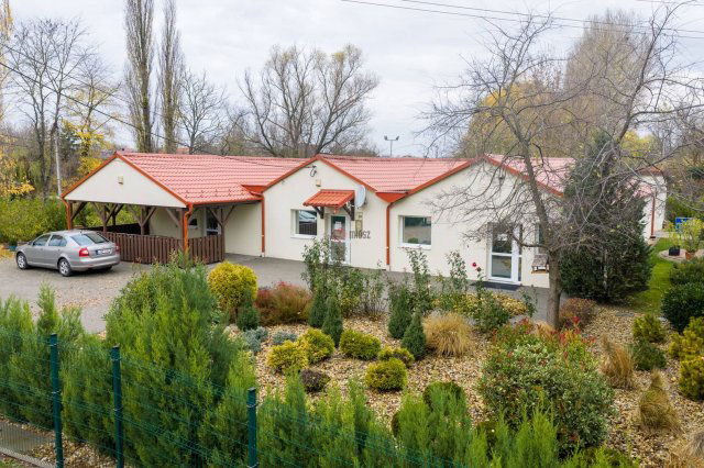 Eladó családi ház, Lovasberényben 119.9 M Ft, 6+3 szobás