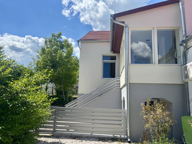 Eladó családi ház, Keszthelyen 84.9 M Ft, 5 szobás