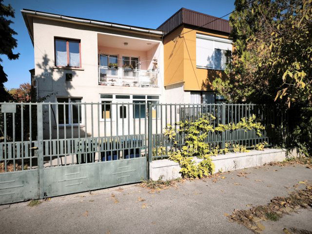 Eladó ikerház, Budapesten, XVI. kerületben, Timur utcában