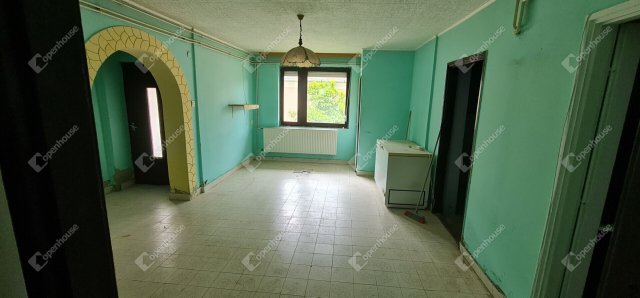 Eladó családi ház, Csapiban 29.9 M Ft, 4 szobás