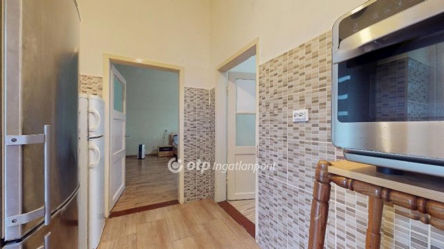 Eladó családi ház, Tarcalon 100 M Ft, 2 szobás