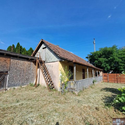 Eladó családi ház, Monoron 32.8 M Ft, 2 szobás
