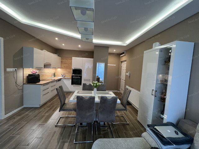 Eladó téglalakás, Győrött 71.9 M Ft, 2 szobás