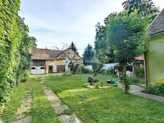 Eladó családi ház, Bonyhádon 59.99 M Ft, 5 szobás