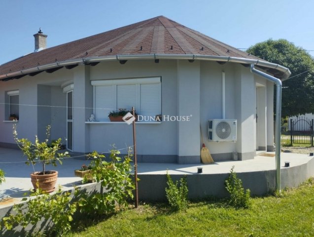 Eladó családi ház, Tiszasason 85 M Ft, 3 szobás