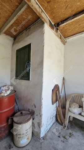 Eladó családi ház, Komáromban 68 M Ft, 3 szobás