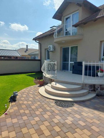 Eladó ikerház, Debrecenben 109.9 M Ft, 5 szobás