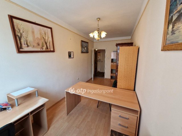 Eladó panellakás, Nyíregyházán 49 M Ft, 2+1 szobás