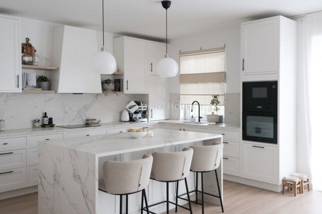 Eladó családi ház, Szentendrén 220 M Ft, 5 szobás