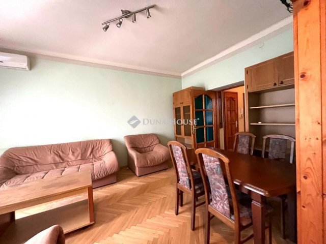 Eladó téglalakás, Budapesten, XIV. kerületben, Szervián utcában