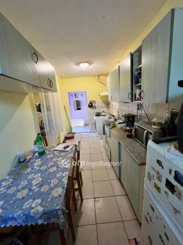 Eladó családi ház, Előszálláson 20 M Ft, 5 szobás