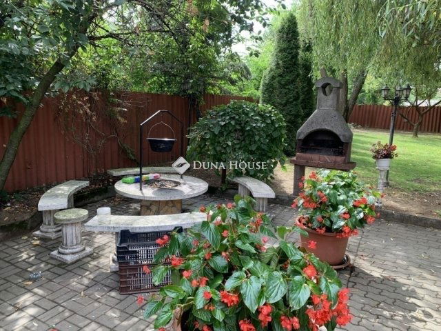 Eladó családi ház, Örkényen 59.9 M Ft, 4 szobás