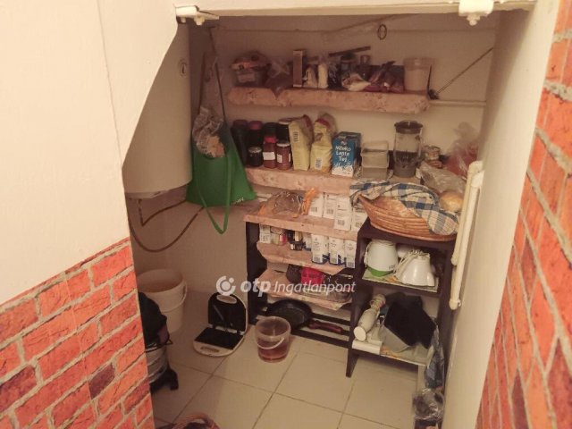 Eladó családi ház, Tiszapüspökin 21.5 M Ft, 3 szobás