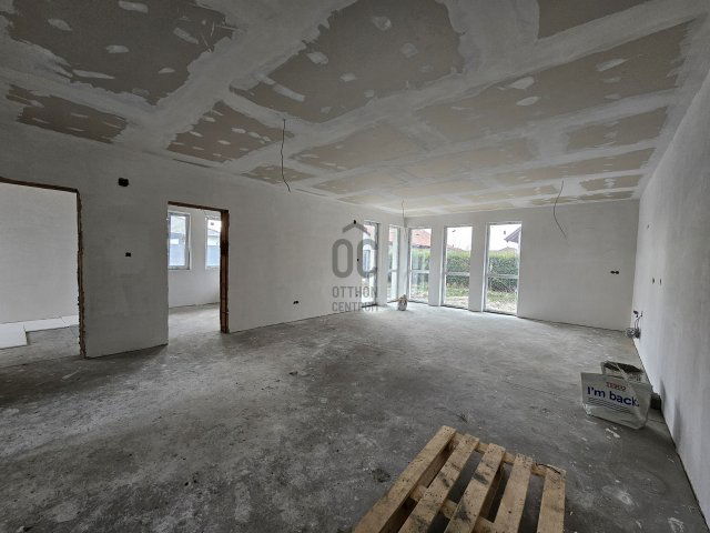 Eladó ikerház, Taksonyon 114 M Ft, 5 szobás