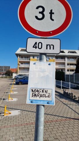 Kiadó garázs, Székesfehérvárott 15 E Ft / hó