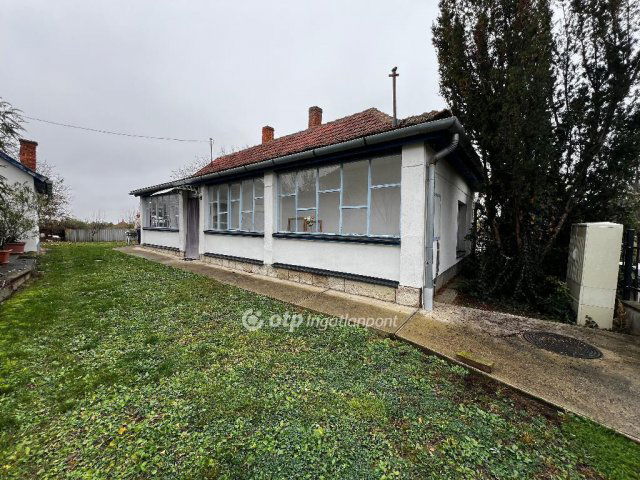 Eladó családi ház, Tarcalon 33.9 M Ft, 2 szobás