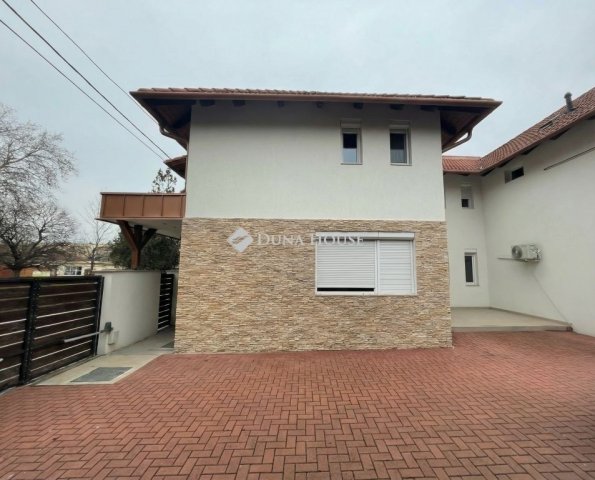 Eladó téglalakás, Budapesten, IV. kerületben 220 M Ft, 5 szobás