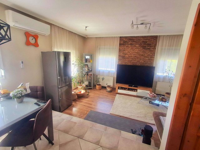 Eladó családi ház, Pócsmegyeren 129 M Ft, 4 szobás