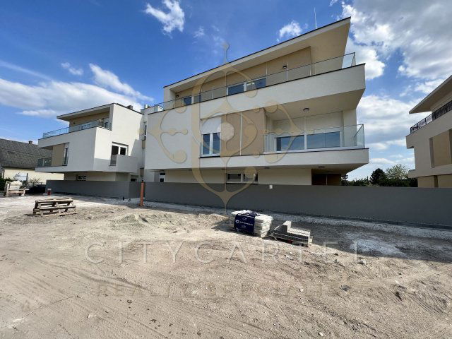 Eladó téglalakás, Balatonlelleén 99.99 M Ft, 3 szobás