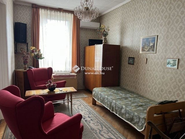 Eladó családi ház, Budapesten, XVI. kerületben 84.9 M Ft