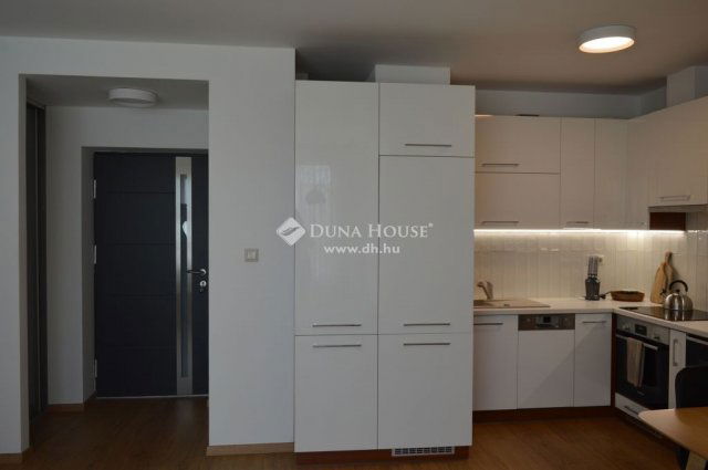 Kiadó téglalakás, albérlet, Debrecenben 390 E Ft / hó, 3 szobás