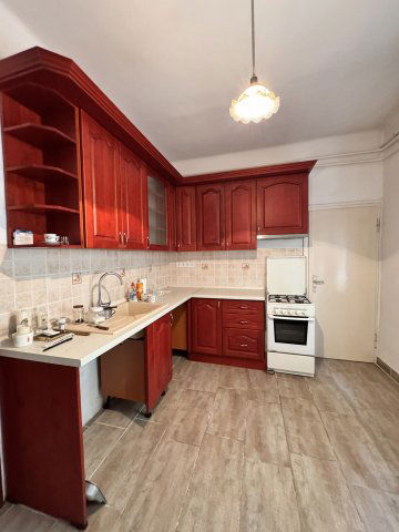 Eladó családi ház, Pécsett 70 M Ft, 3 szobás