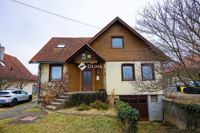 Eladó családi ház, Herenden 128 M Ft, 5 szobás