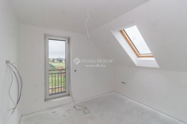 Eladó ikerház, Szombathelyen 159 M Ft, 4 szobás