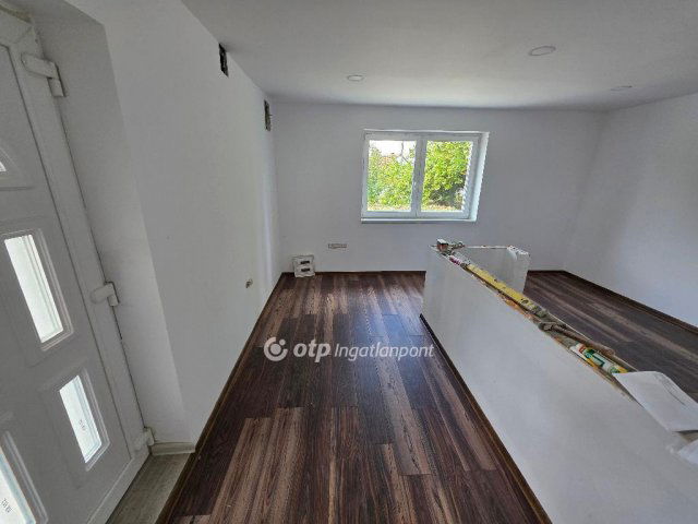 Eladó téglalakás, Berettyóújfaluban 37.9 M Ft, 1 szobás