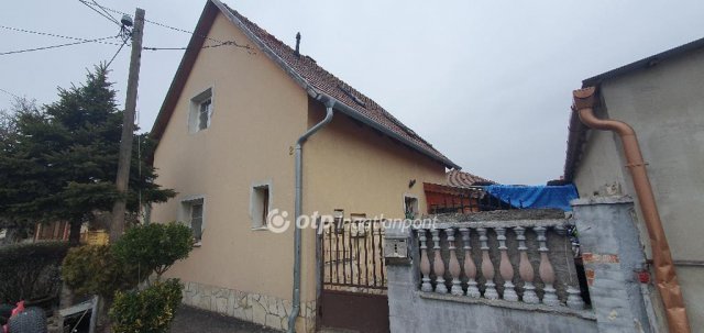 Eladó családi ház, Veszprémben 61.9 M Ft, 2+2 szobás
