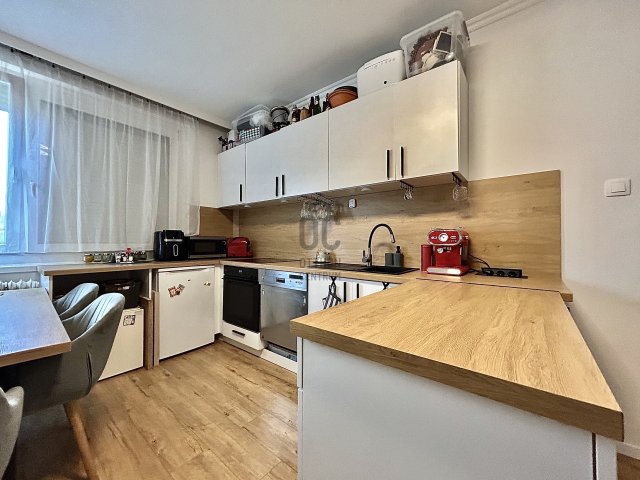 Eladó panellakás, Győrött 52.9 M Ft, 4 szobás