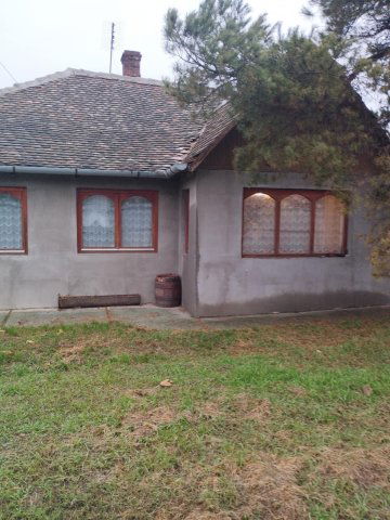 Eladó családi ház, Kisújszálláson 15 M Ft, 5 szobás