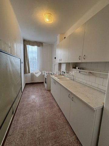 Eladó téglalakás, Tatabányán, Verebély László utcában