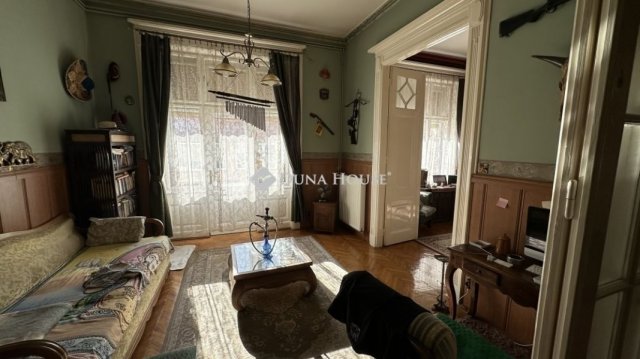 Eladó téglalakás, Budapesten, VI. kerületben 142 M Ft, 3 szobás