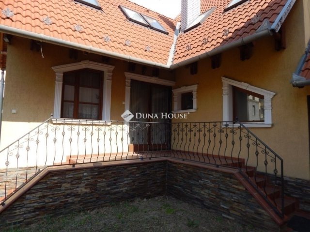 Eladó családi ház, Kecskeméten 115 M Ft, 6 szobás