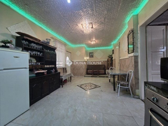 Eladó családi ház, Budapesten, XVIII. kerületben 84 M Ft