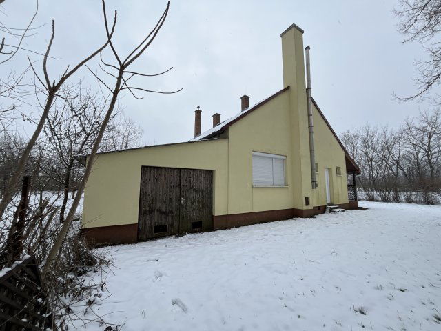 Eladó családi ház, Gávavencsellőn 29.99 M Ft, 3 szobás