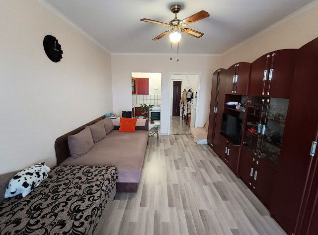 Eladó panellakás, Debrecenben 45 M Ft, 1 szobás