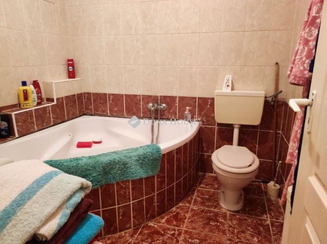 Eladó családi ház, Ócsán 67 M Ft, 4 szobás