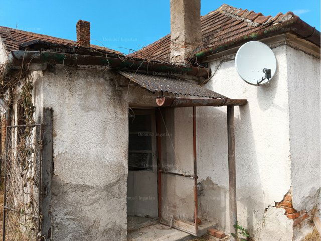 Eladó családi ház, Szombathelyen 10.8 M Ft, 2 szobás
