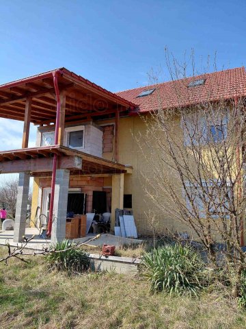 Eladó családi ház, Szomódon 65 M Ft, 6 szobás