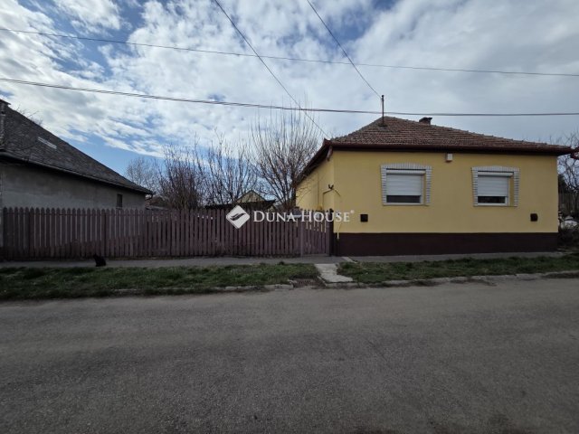 Eladó családi ház, Szolnokon, Iszap utcában 20.5 M Ft